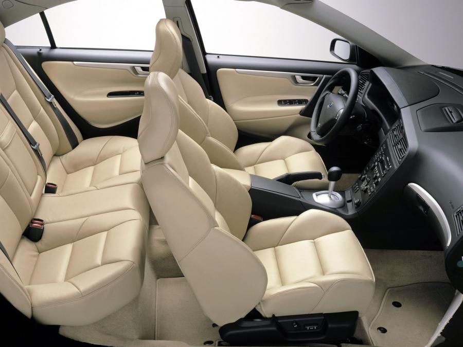  Volvo S60 R 2004 года  (фото 14 из 30)